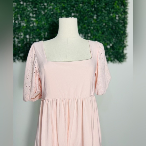 BCBG Paris Women's Knit Eyelet Puff Sleeve Tiered Dress Light Pink Size Medium - Picture 2 of 11